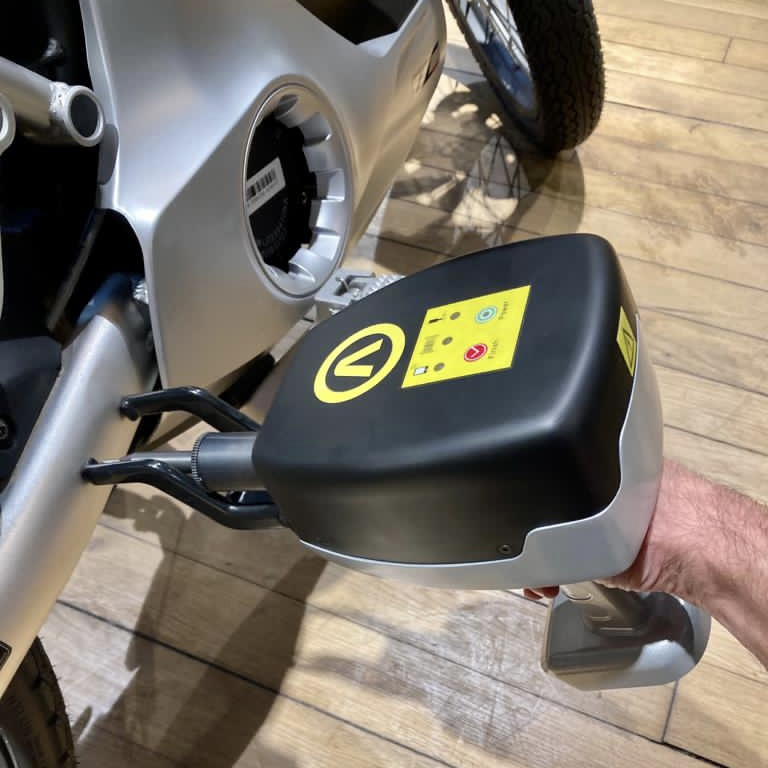 Gravage scooter moto Argos