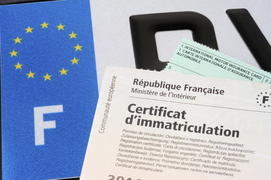 Certificat d'immatriculation français, obligatoire pour rouler